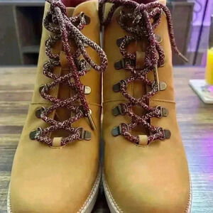 - TOMS Melrose Wedge Boots • SIZE 9